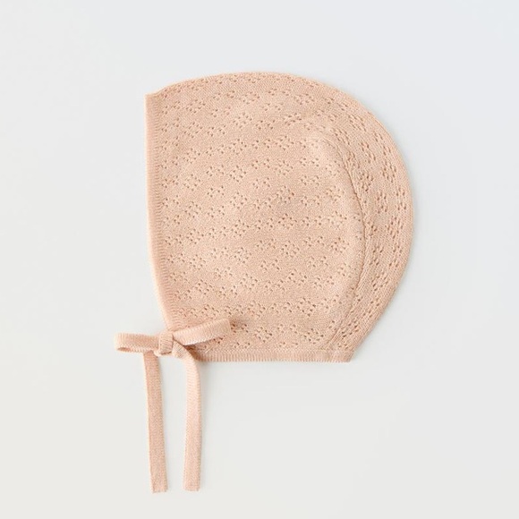 NWT Zara open knit bonnet 3-6M